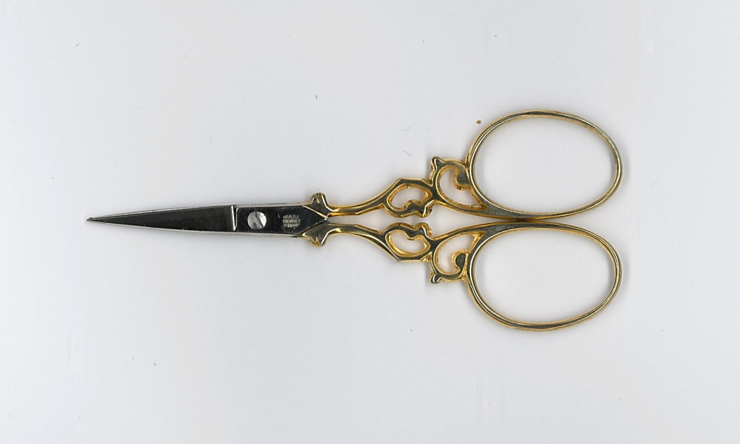 Gingher Scissors 4 in. Designer Embroidery Rynn